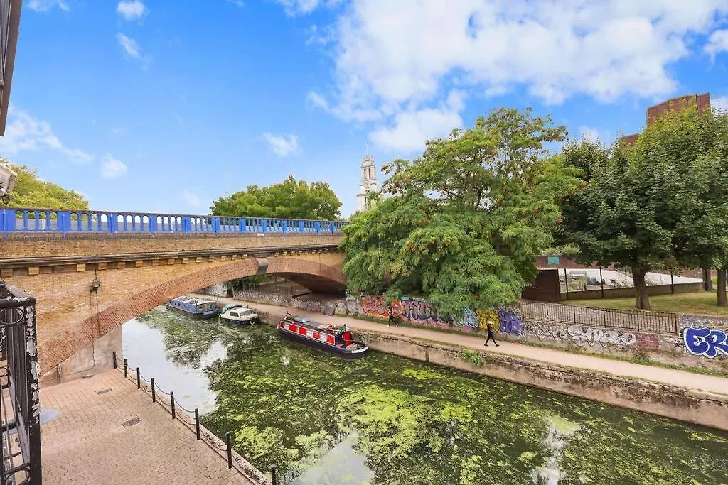3-Bedroom Apartment Short Term Rental & Flexible Renting Limehouse With Free Wifi & Free Parking London 0*,